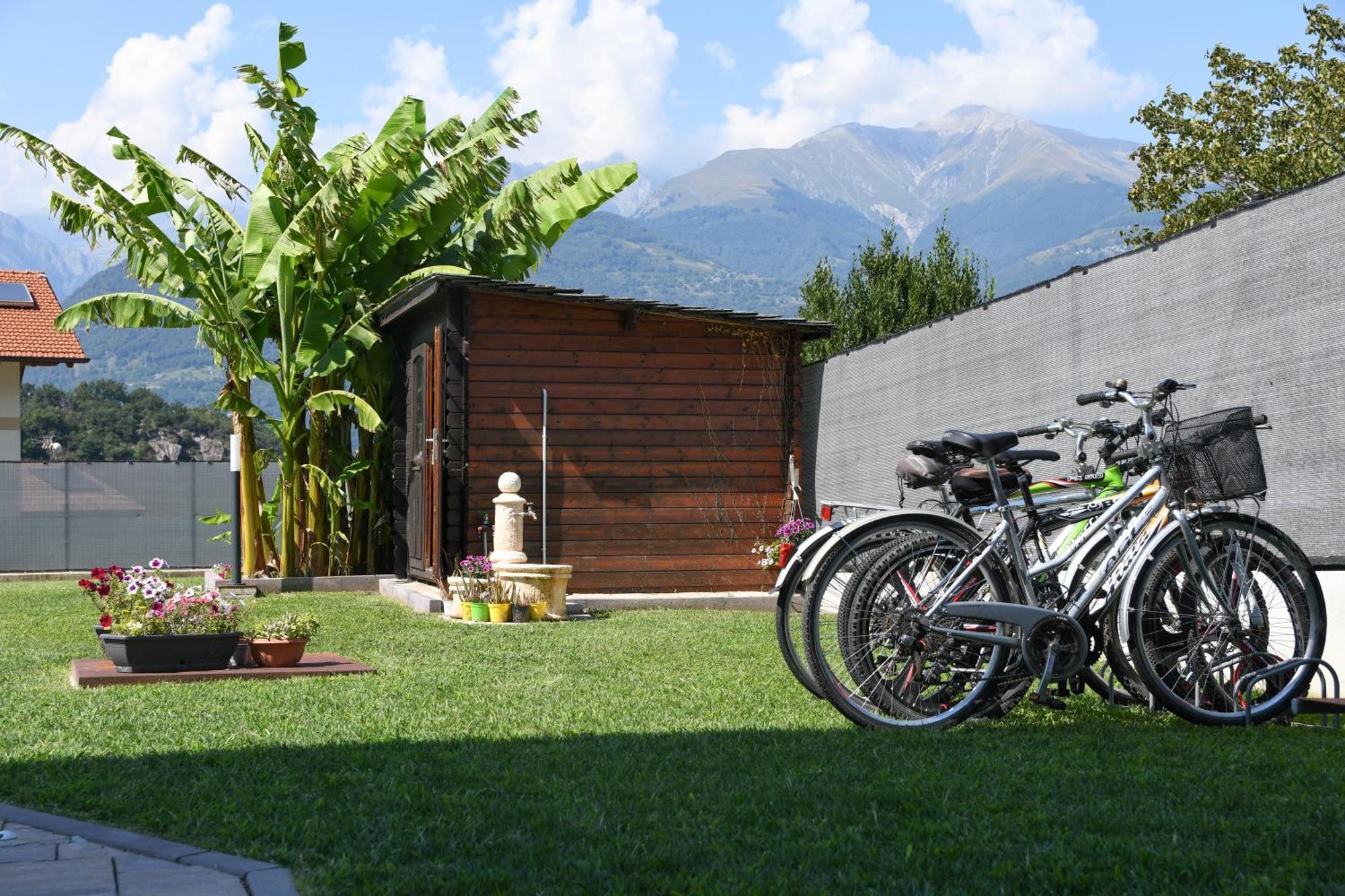 Il Giardino Dei Ciliegi Apartamento Colico Exterior foto